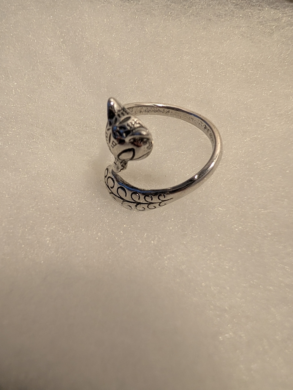 Silver Fox Bypass Ring - Picture 2 of 4